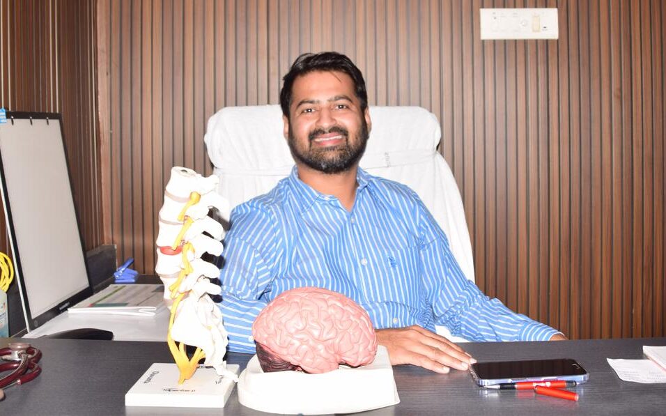 Dr. Akshay Baid – Neuro & Spine Surgeon